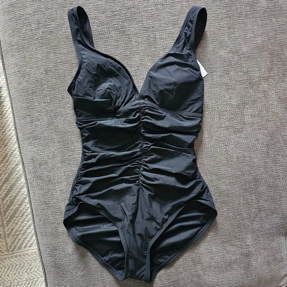 Contours Solitaire V-Neck center Rushing Underwire black One Piece Swimsui… - Picture 2 of 16